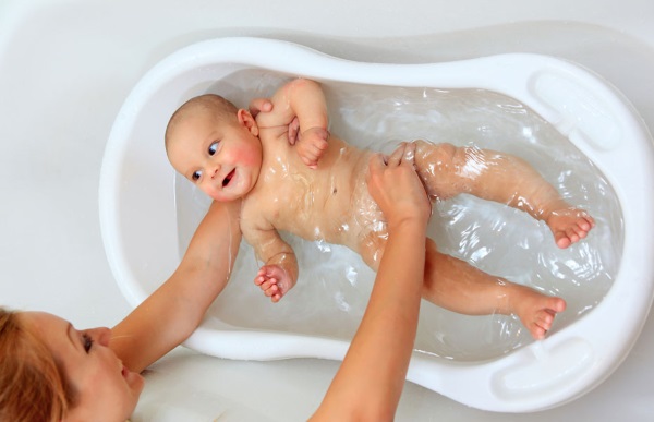водные процедуры новорожденного