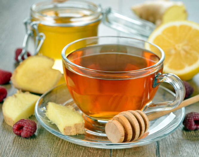 чай с медом и имбирем - лучшее лекарство при ОРВИ для кормящей мамы