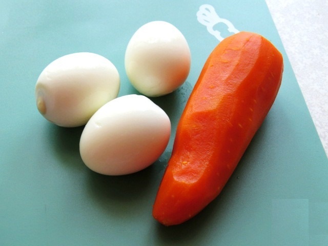 Яйца и морковь