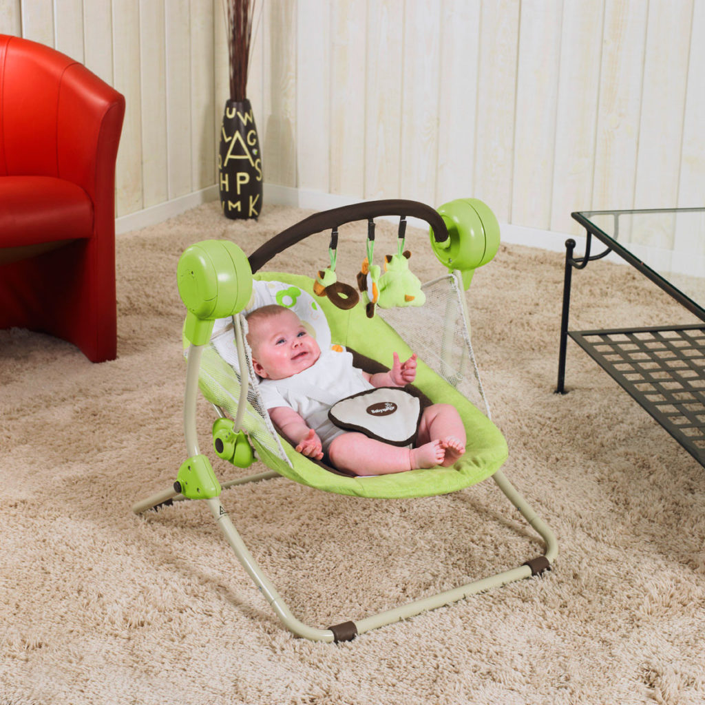 Кресло качалка для кормления новорожденных